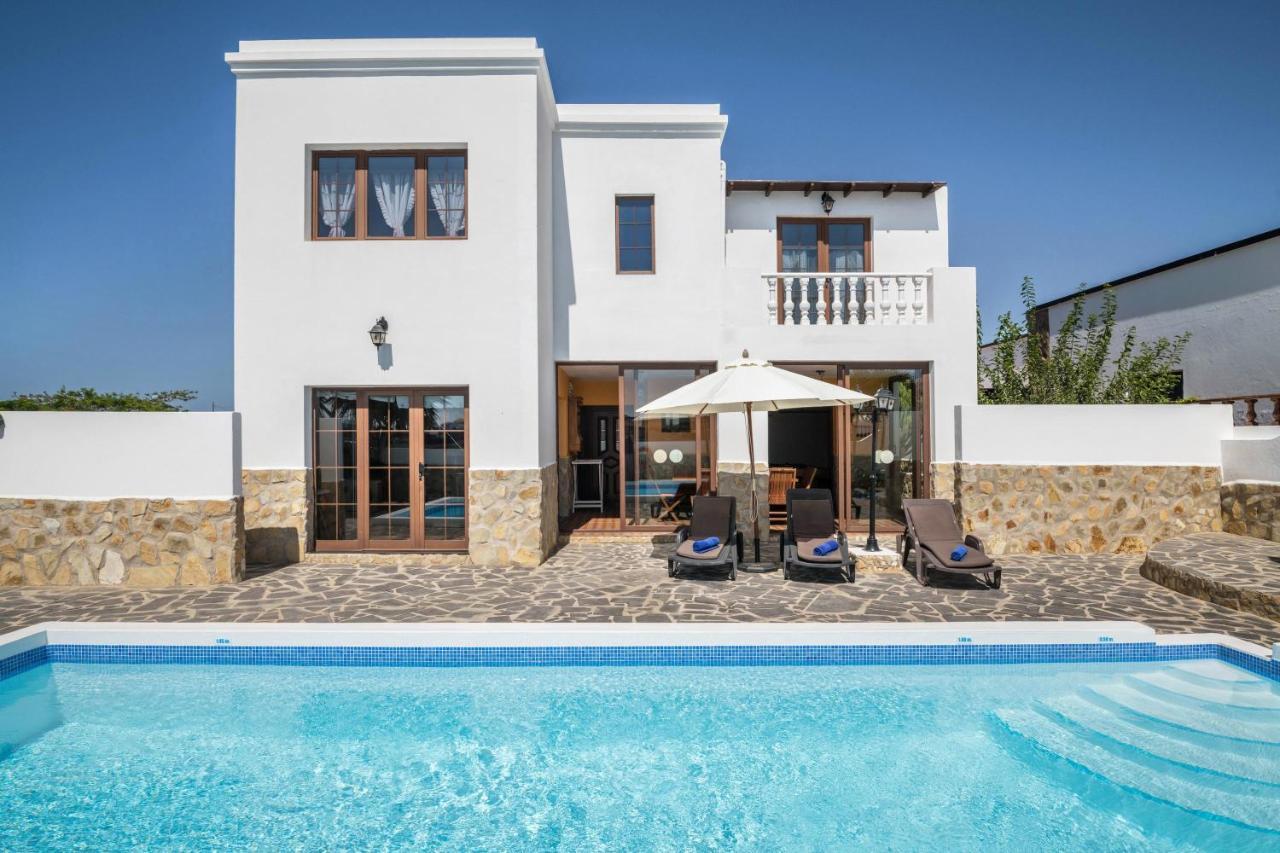 Villa Maria Тинахо Экстерьер фото